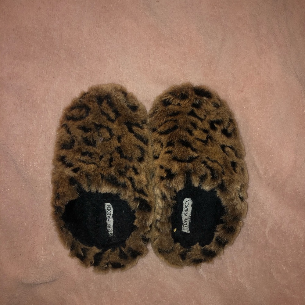 Steve Madden Cheetah Print Slippers